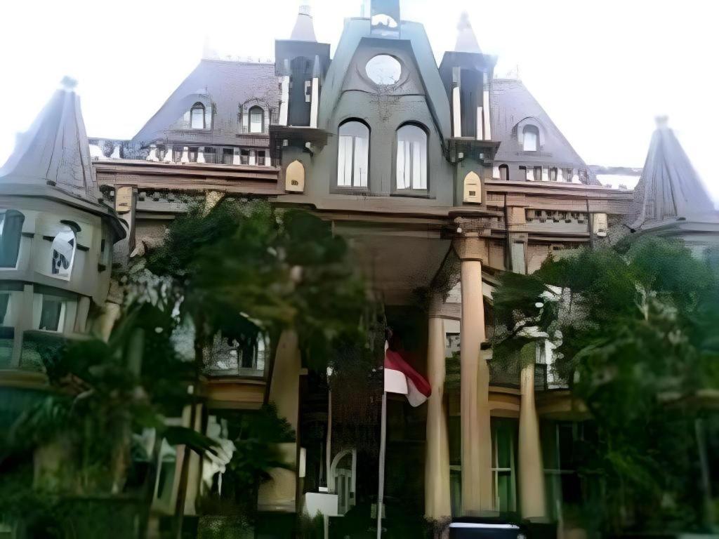 Gajahmada Graha Hotel Malang Exterior foto